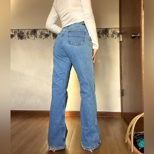 Tommy Hilfiger Low Rise Vintage Flair Jeans size 6/29-30